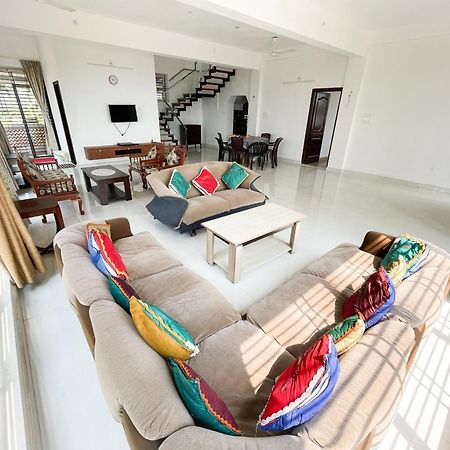 Gintara Beach Homestay By Evaddo Kalyanpur Bagian luar foto