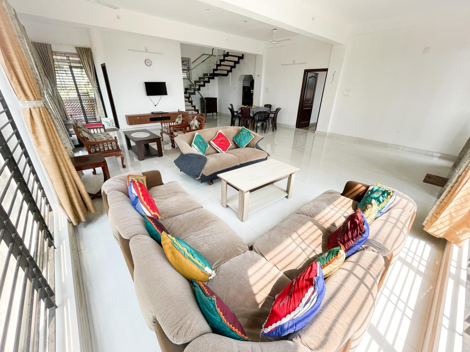 Gintara Beach Homestay By Evaddo Kalyanpur Bagian luar foto